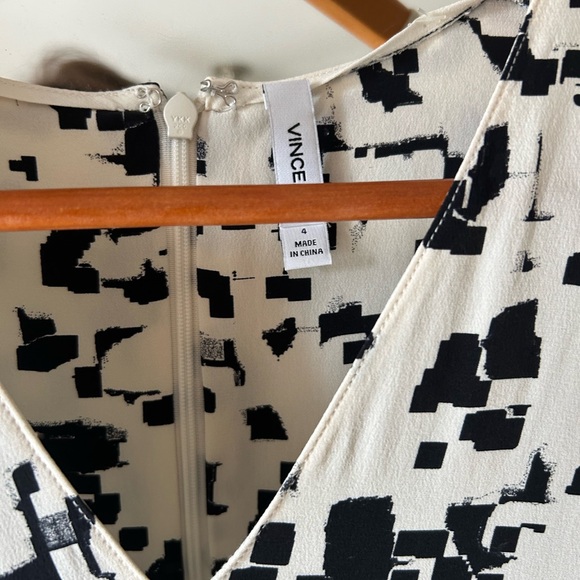 VINCE white dress with black pattern - lightweight and perfect for summer Size 4 - Picture 2 of 4